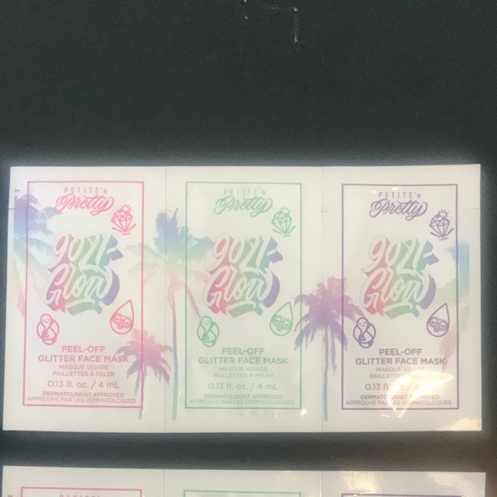🌟10/$10 Sale🌟 Petite'n Pretty 9021-Glow Peel-Off Glitter Face Mask Sample Pack